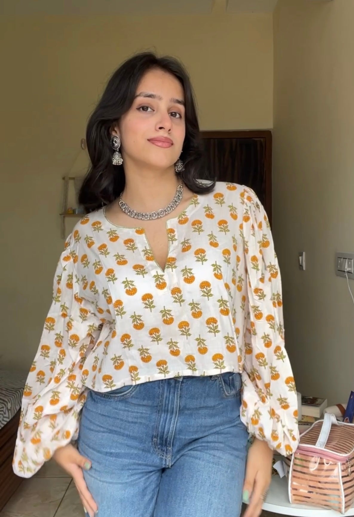 Voluminous sleeve crop top