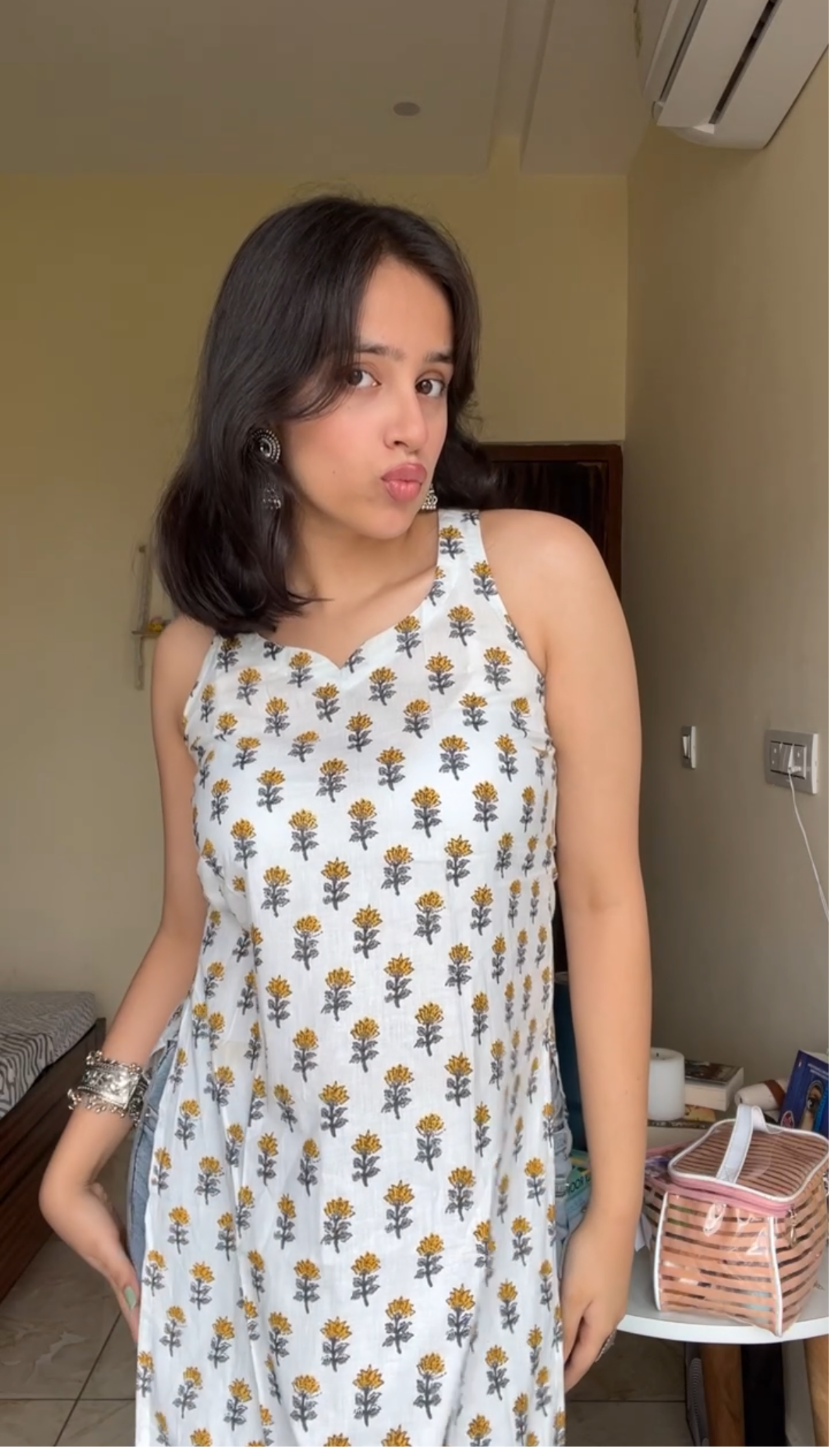 Peela phool Kurti
