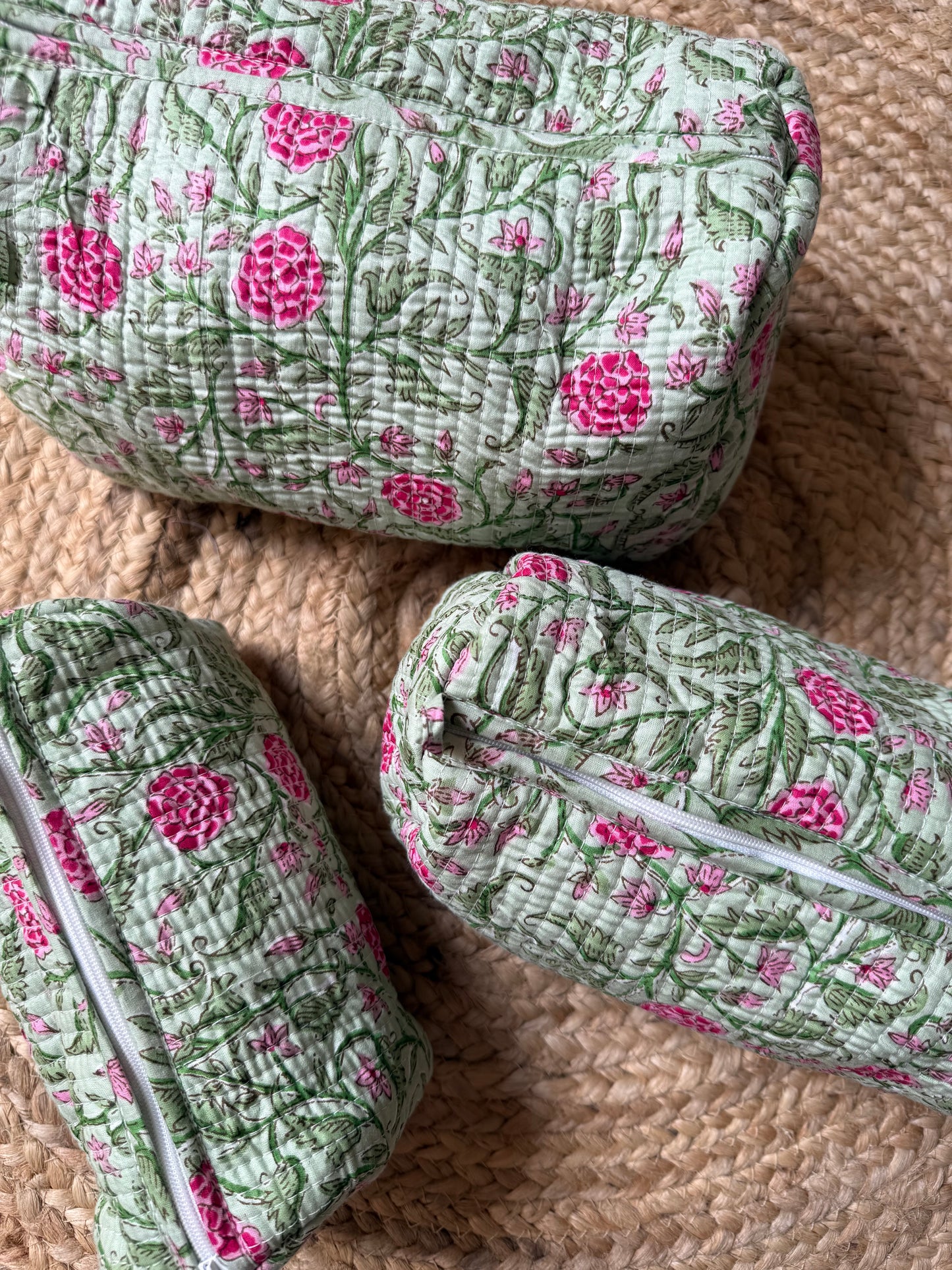 Pista Green Makeup/cosmetic/toiletry pouches