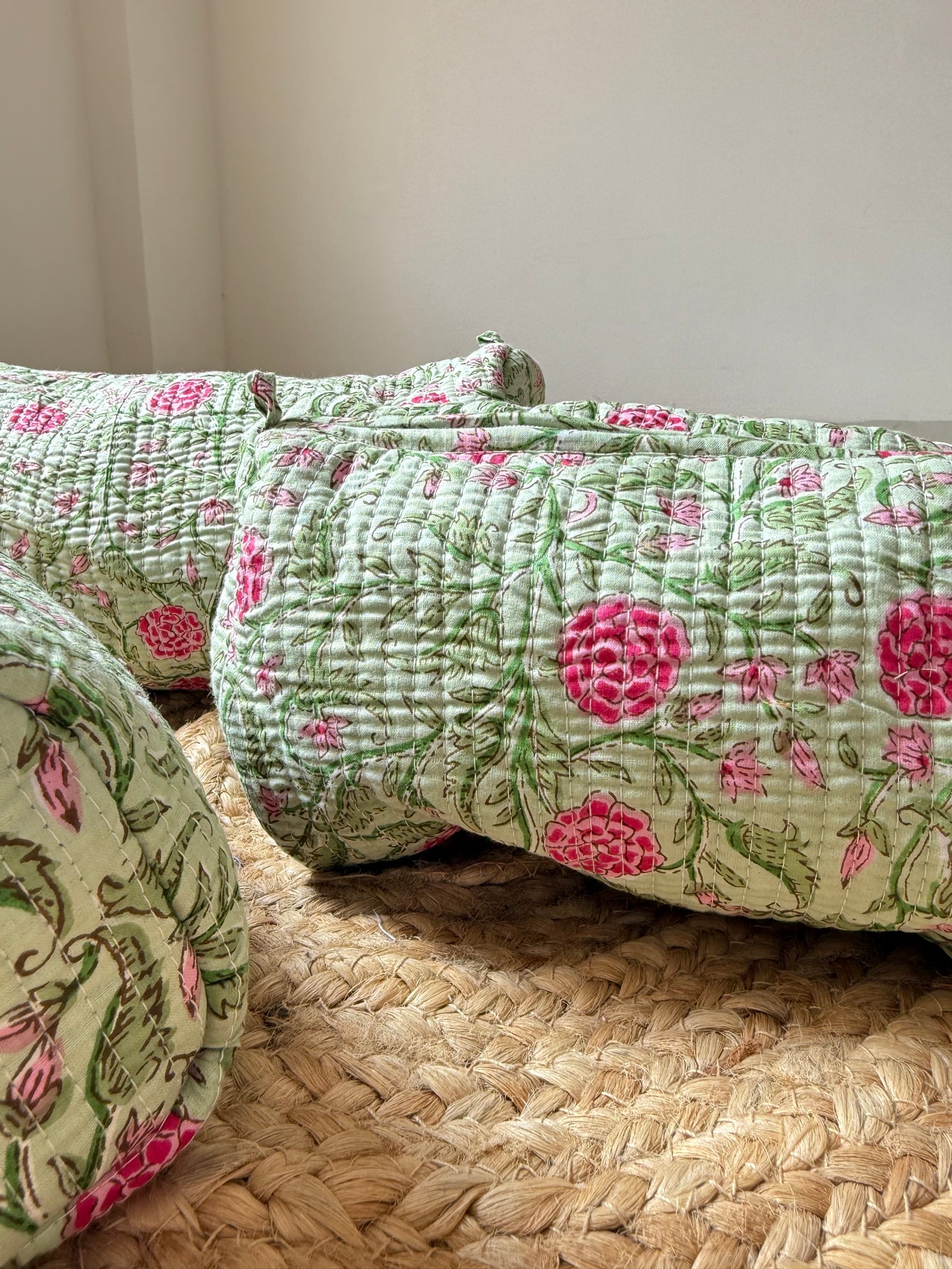 Pista Green Makeup/cosmetic/toiletry pouches