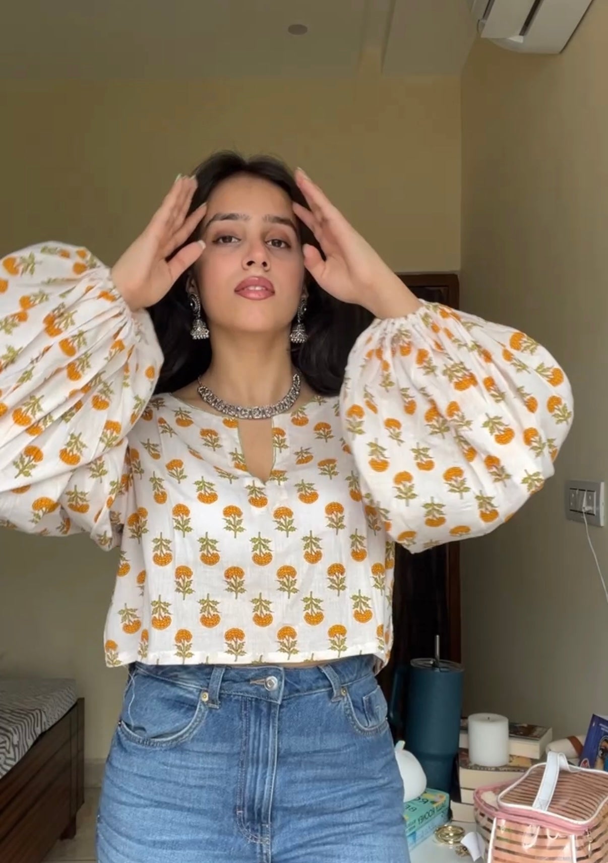 Voluminous sleeve crop top