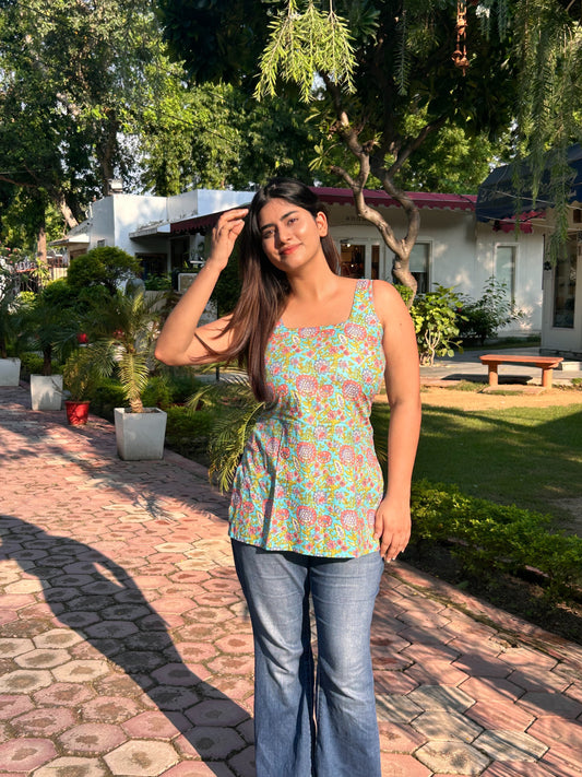 Sleeveless corset Kurti