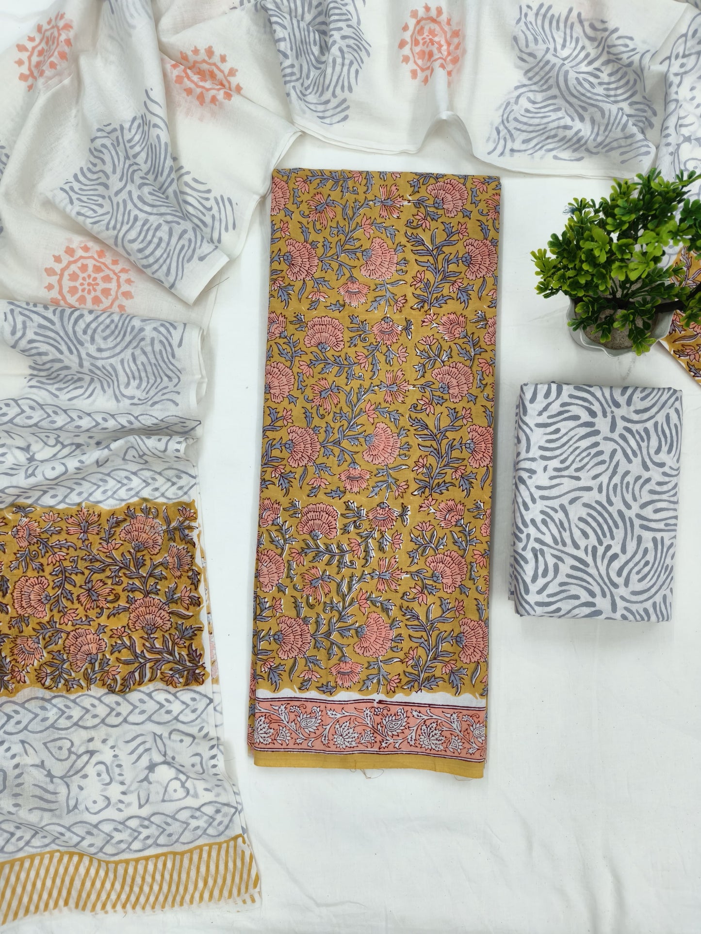 Block printed suit set