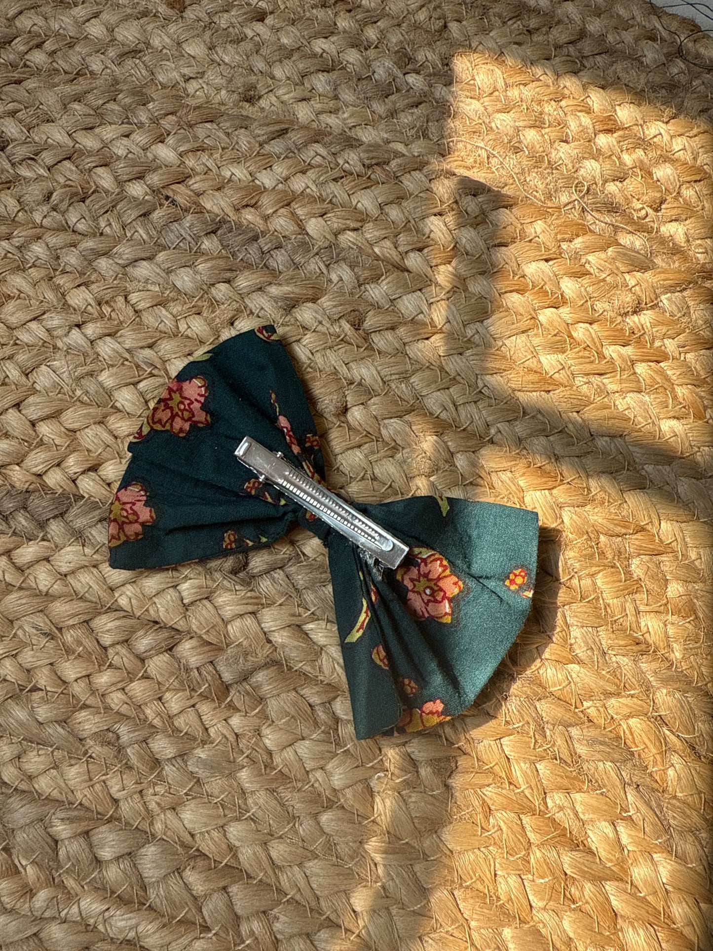 Bottle green hair bow