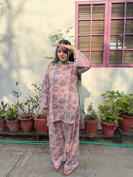 Noor set