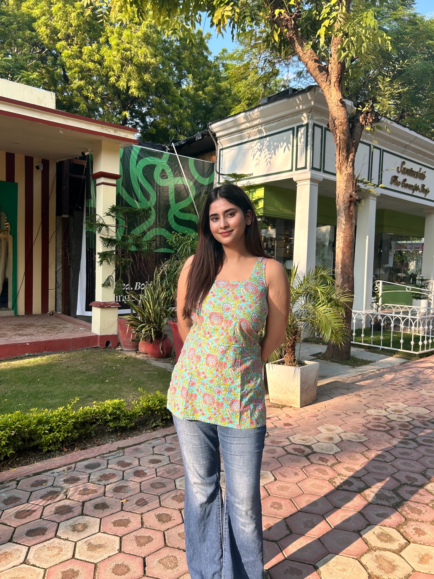Sleeveless corset Kurti