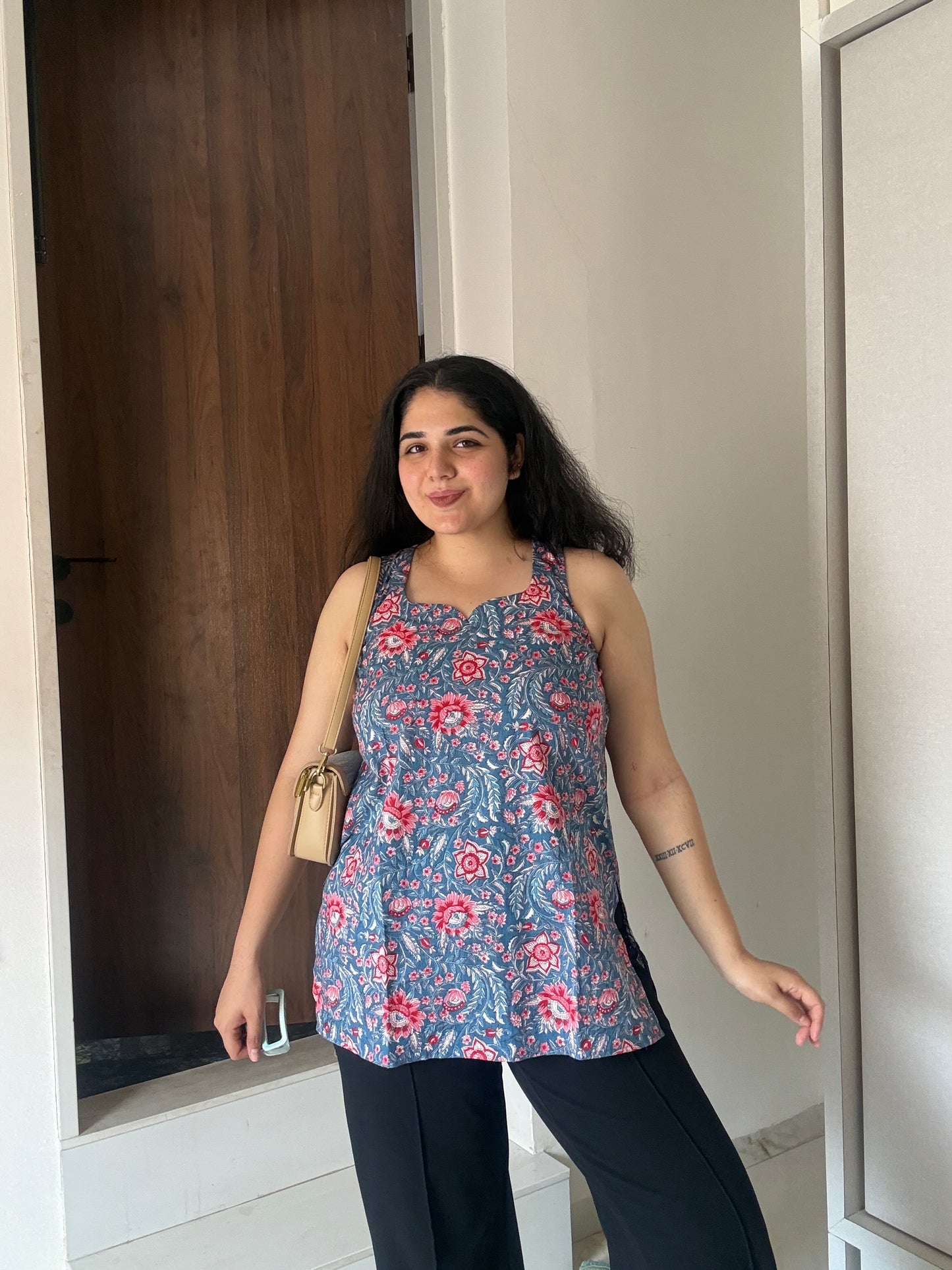 Sleeveless kurti