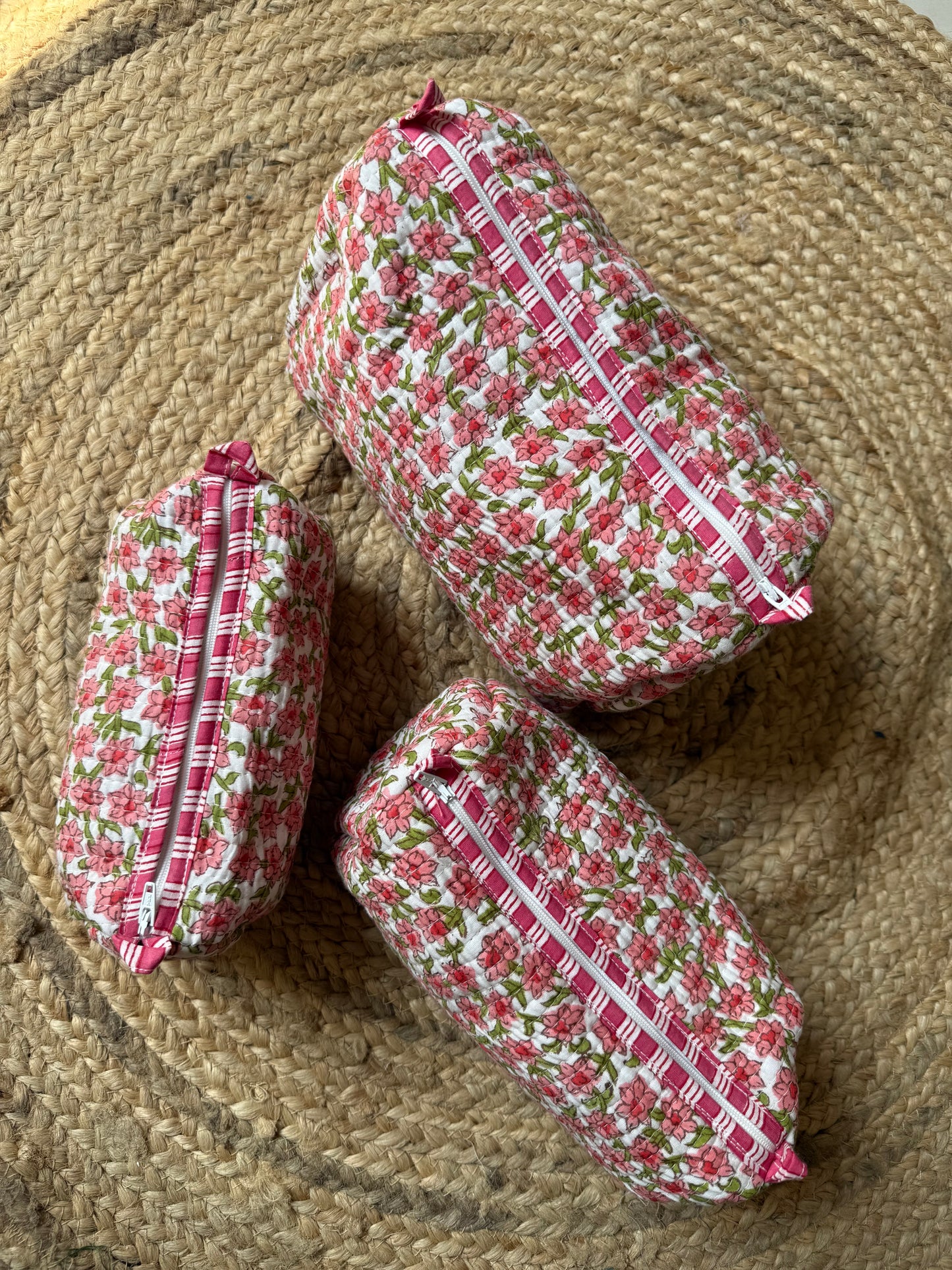 Small flower motif makeup/cosmetics/toiletries pouches