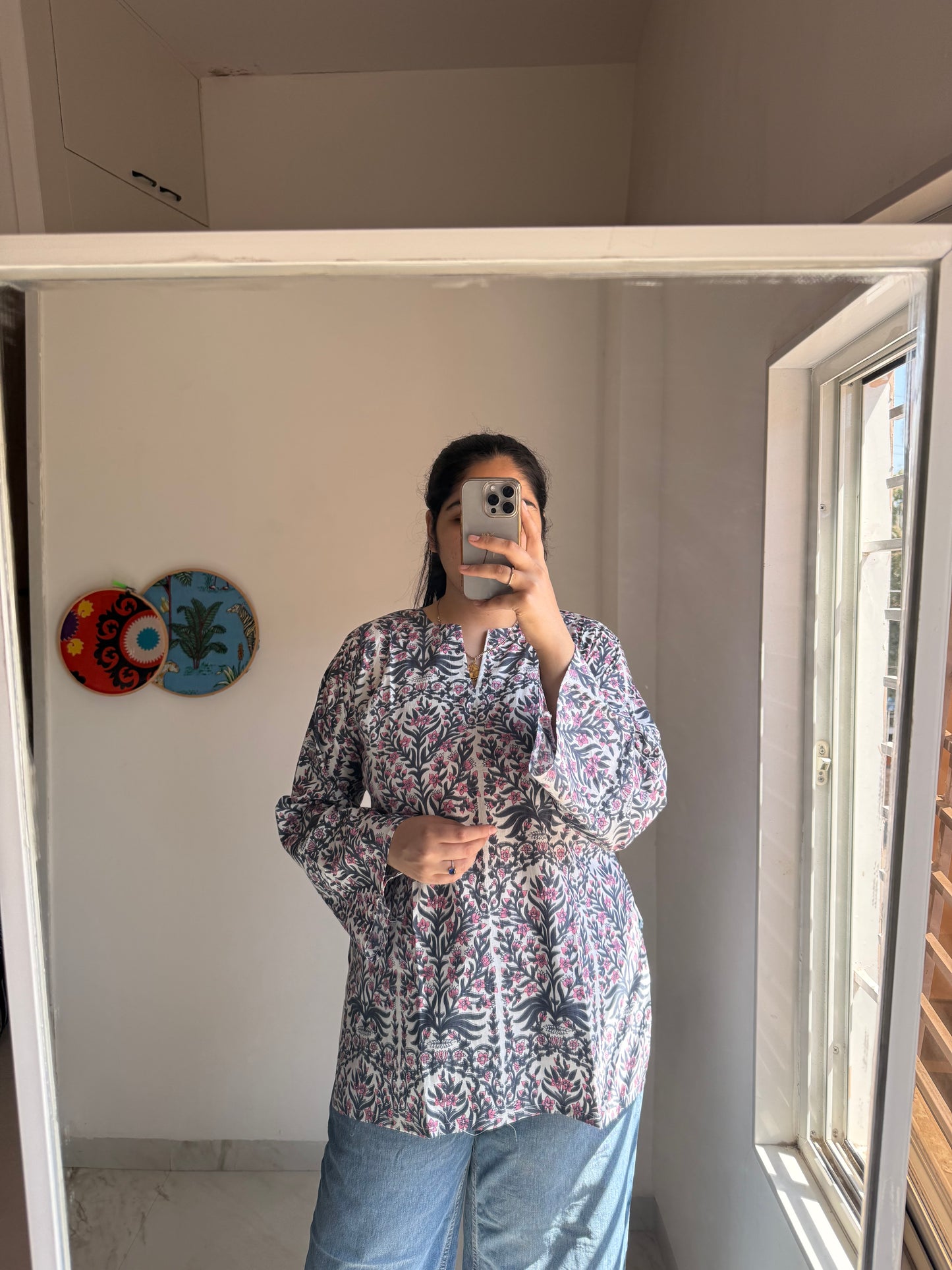 White A line sleeves Kurti