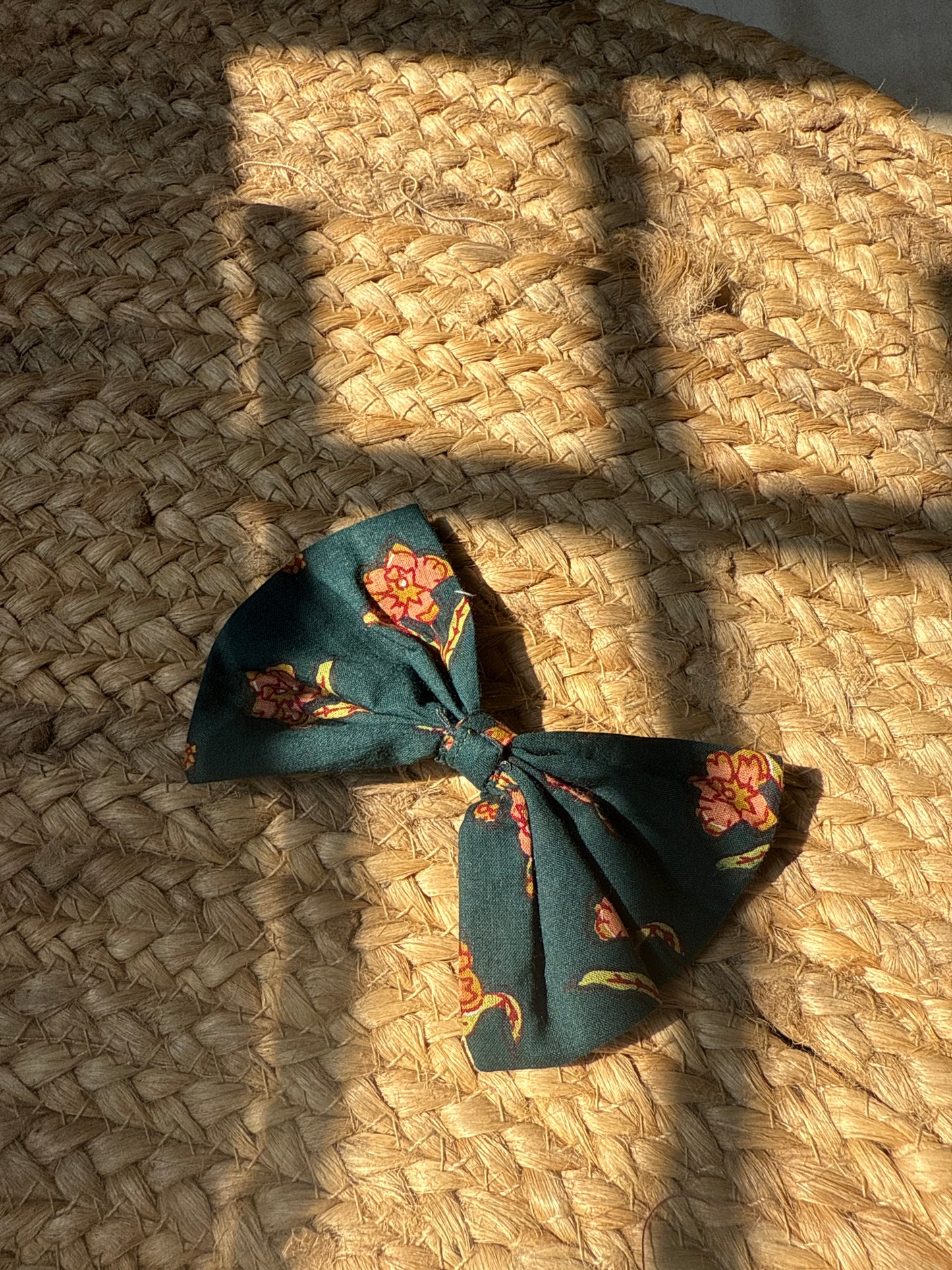 Bottle green hair bow