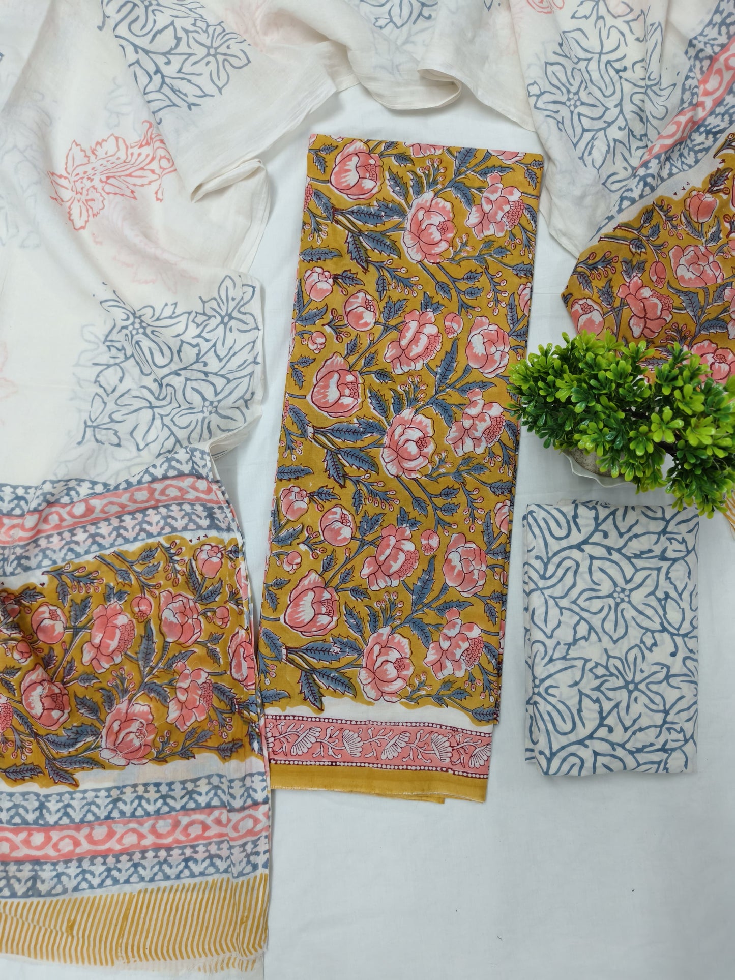 Block printed suit set