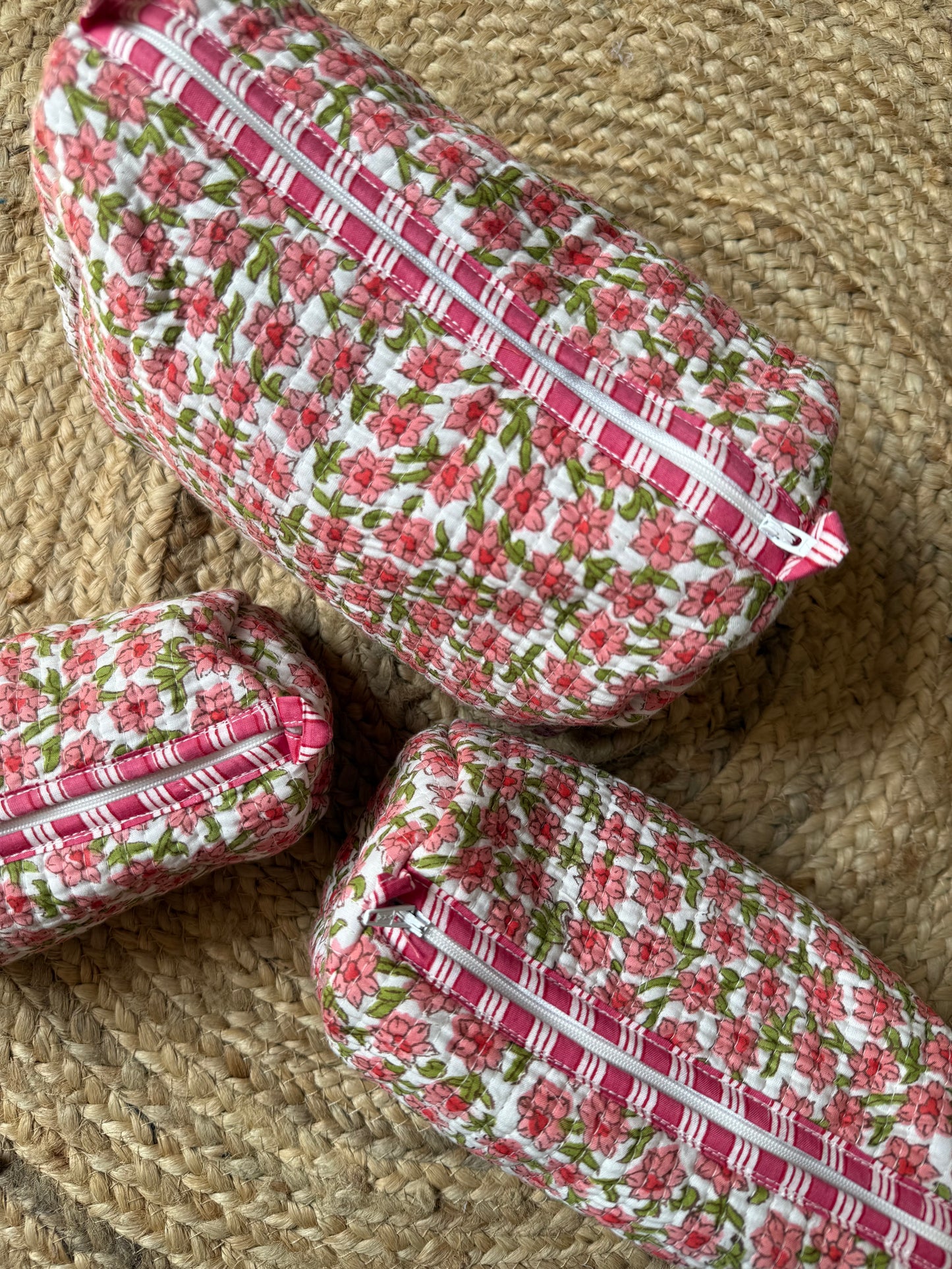 Small flower motif makeup/cosmetics/toiletries pouches