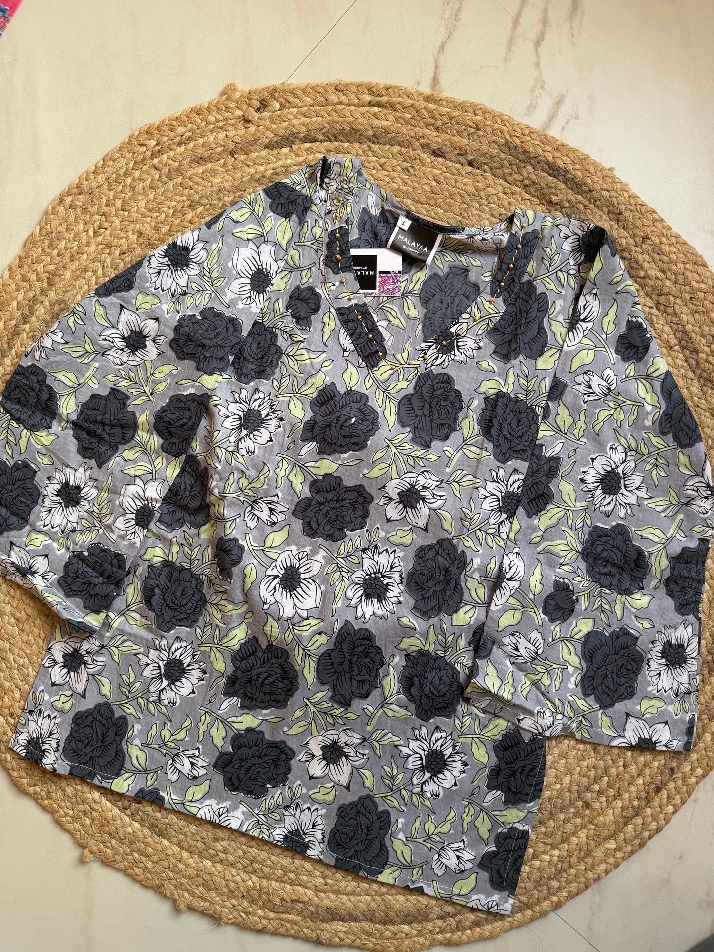 phool bagh short Kurti
