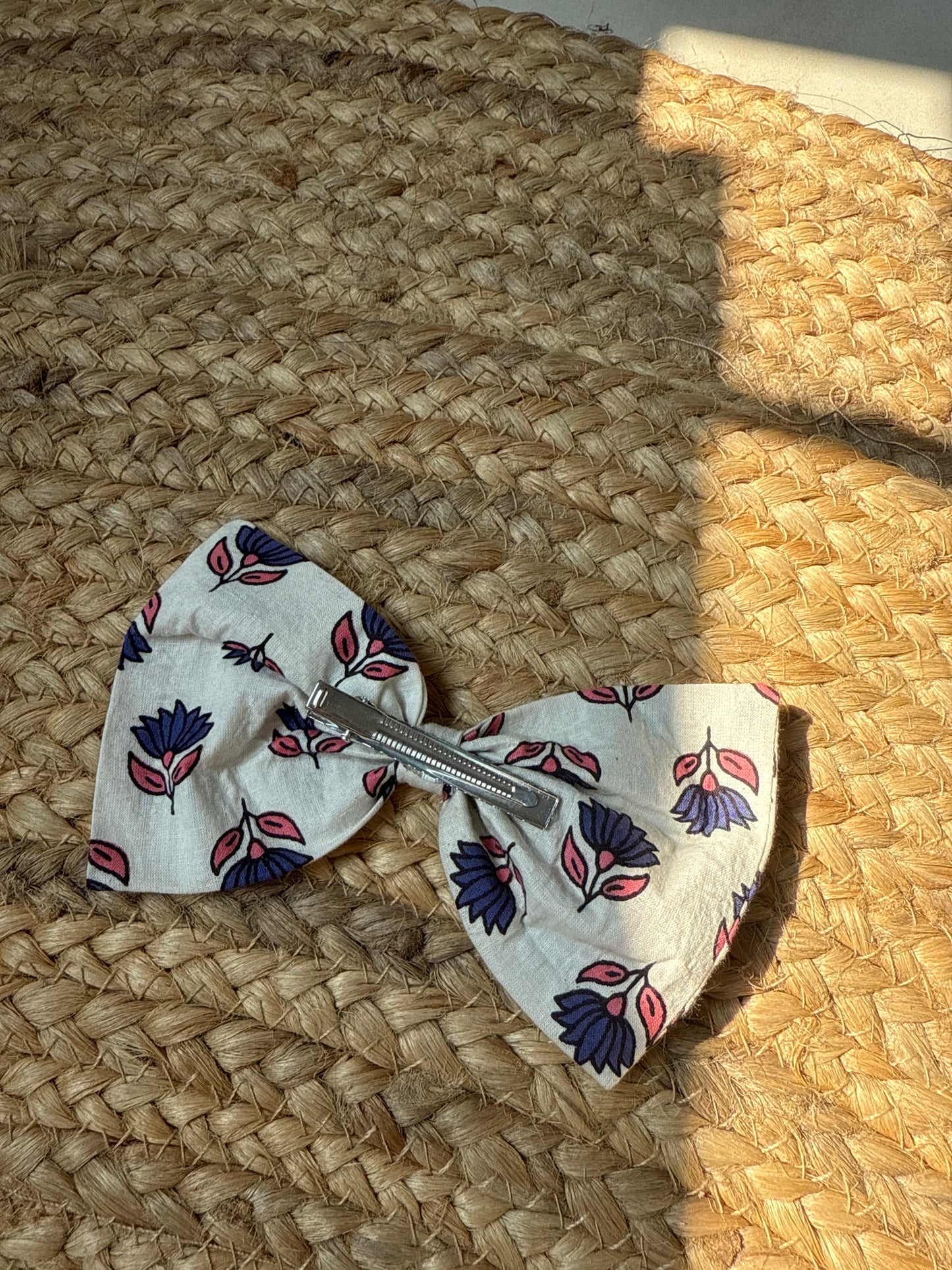 White lotus hair bow