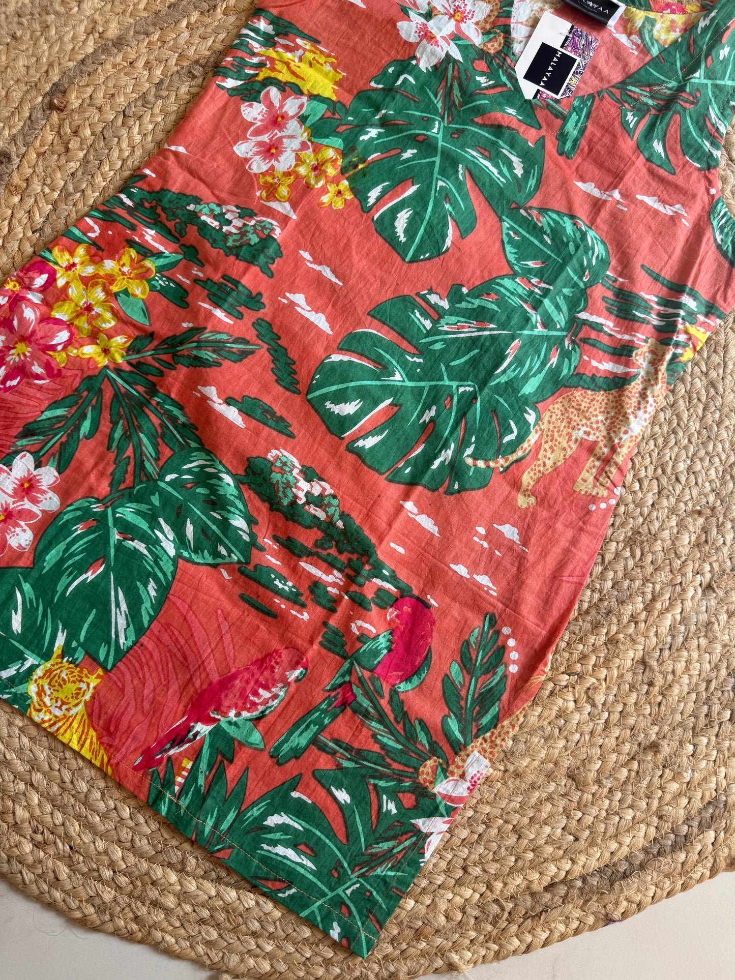 Tangerine Kurti in V neck