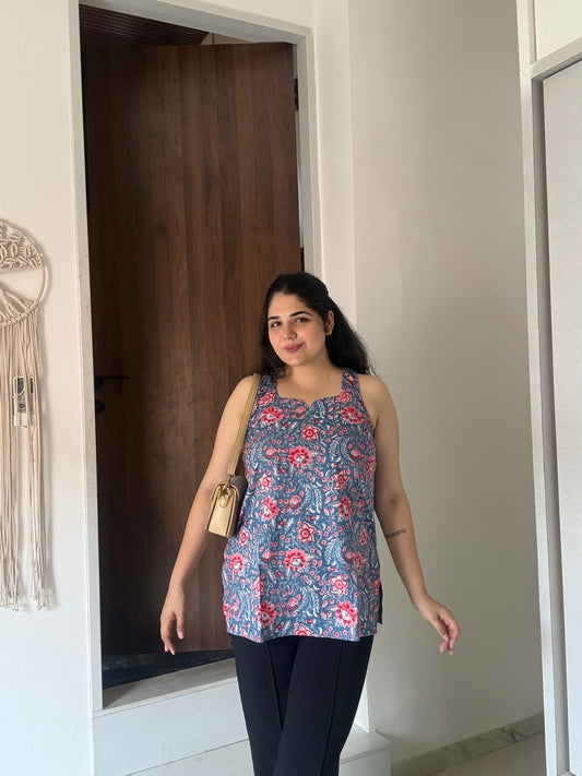 Sleeveless kurti