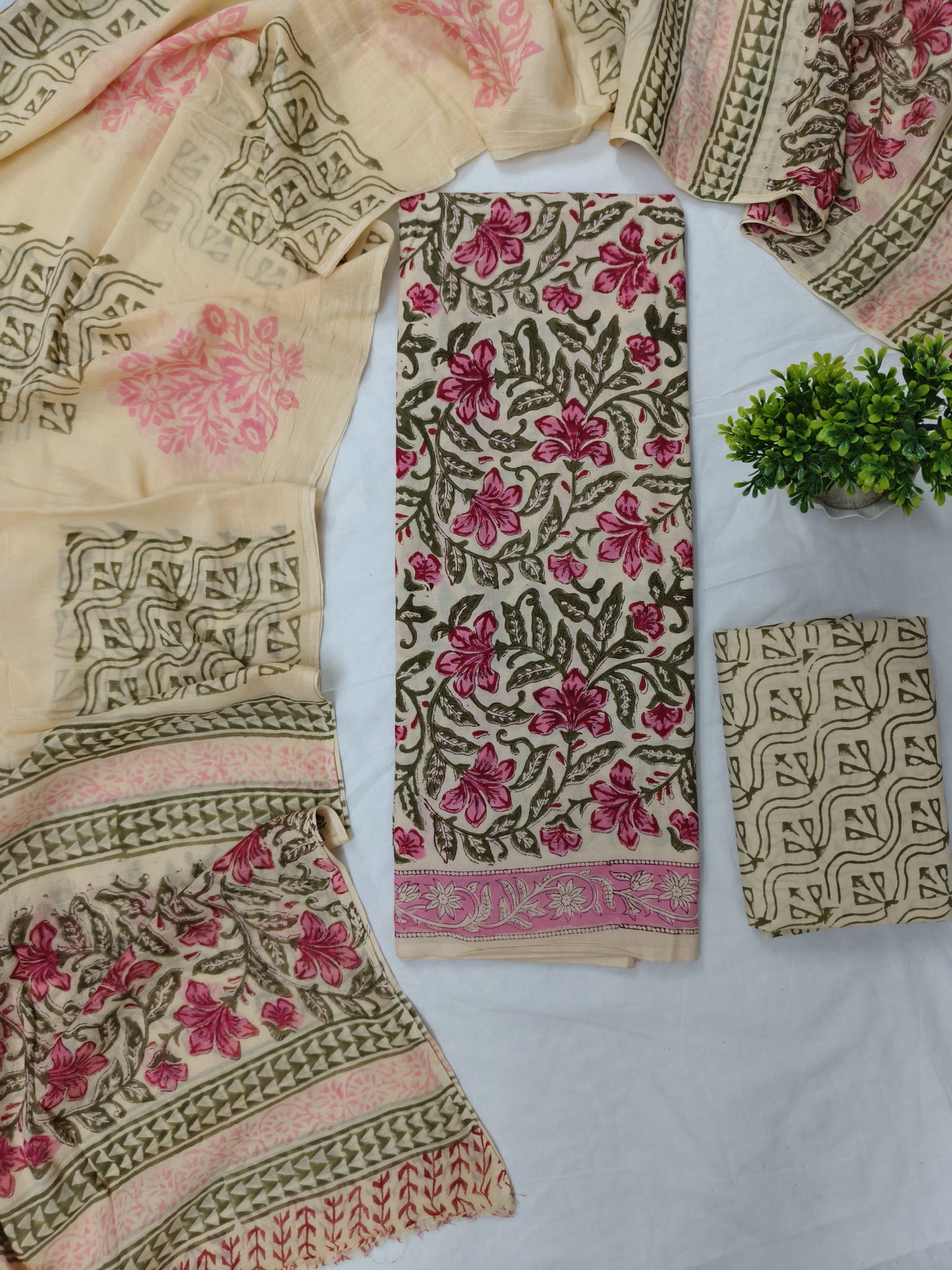 Block printed suit set